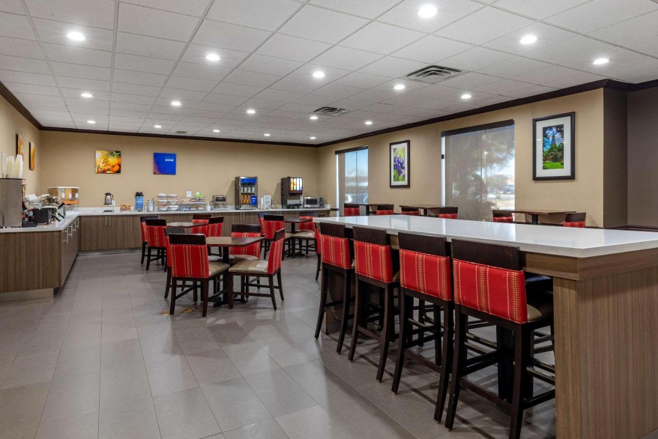 Hotel Comfort Near University Area